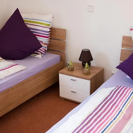 Apartment Fischerliesel Fuer Bis Zu 4 Personen Mit Kaminofen Und Whirlpool - Haustiere Herzlich Willkommen, Direkt Am Hafen *