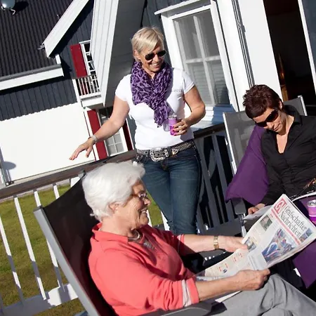 Fischerliesel Fuer Bis Zu 4 Personen Mit Kaminofen Und Whirlpool - Haustiere Herzlich Willkommen, Direkt Am Hafen Apartment Greetsiel