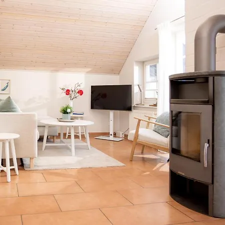 Apartment Fischerliesel Fuer Bis Zu 4 Personen Mit Kaminofen Und Whirlpool - Haustiere Herzlich Willkommen, Direkt Am Hafen